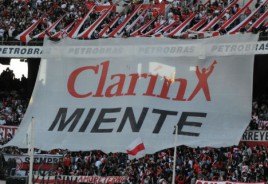 bandera clarin miente